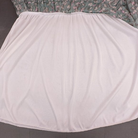 Shabby Chic Yumi Floral and Lace Mini Dress - Picture 8 of 13